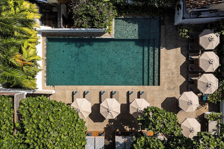 Pool Hotel
