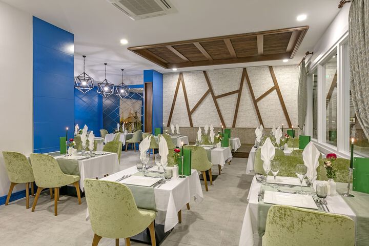 Dining 68 of 121