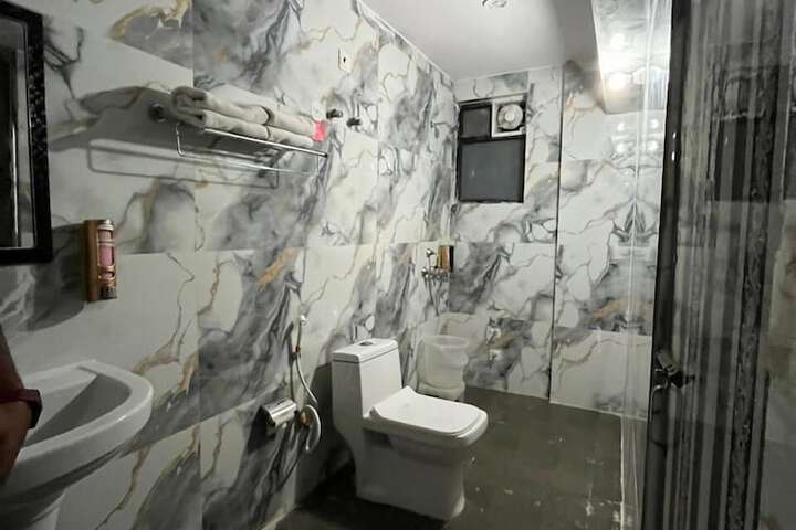 Room 10 of 92