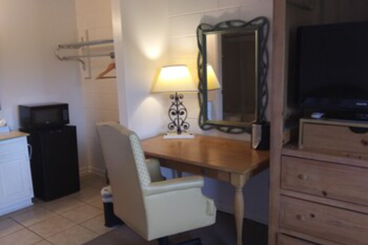 Room 12 of 17