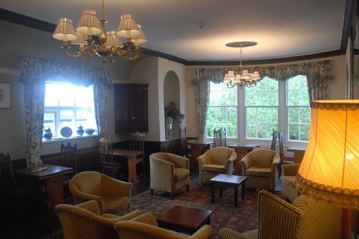Lounge 42 of 45