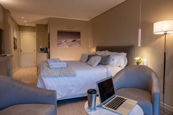Room 12 of 32