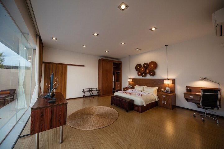 Room 15 of 40