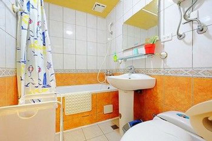 Room 3 of 26