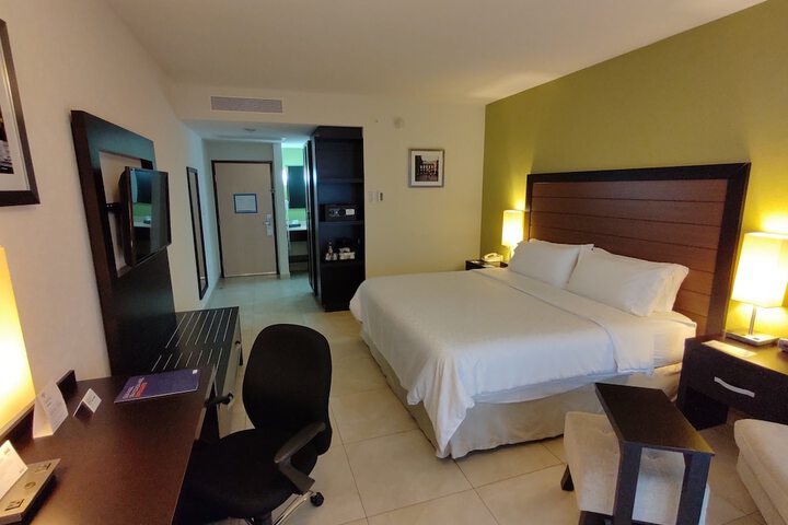 Room 19 of 107