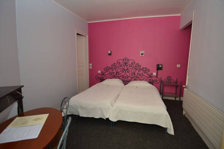 Room 22 of 35