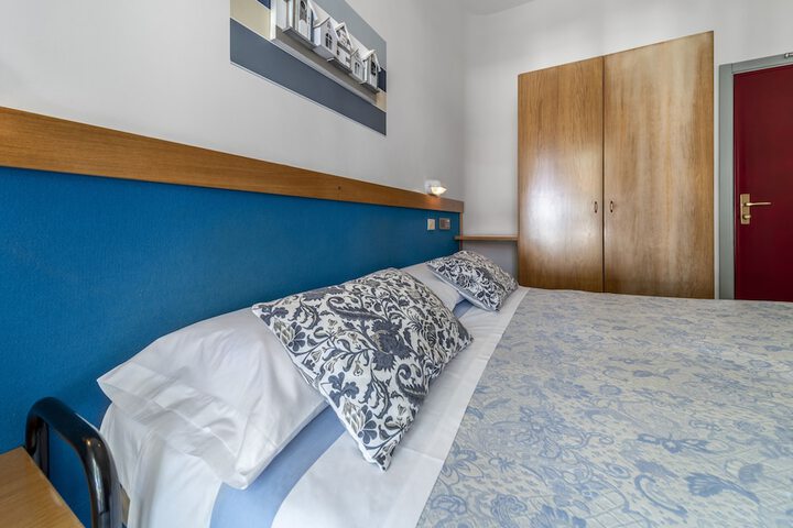 Room 22 of 68