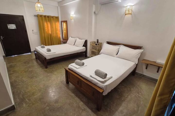 Room 4 of 72
