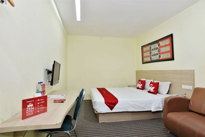 Room 4 of 17