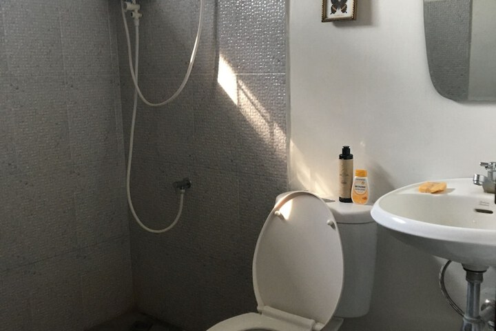 Room 13 of 19