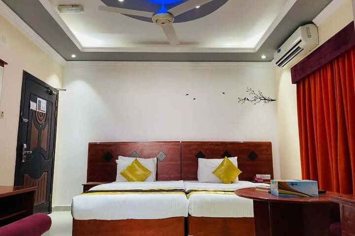 Room 10 of 21