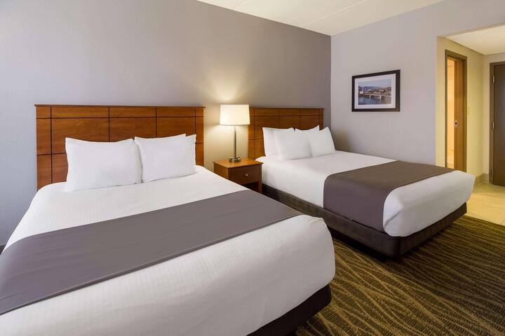 1 Queen Bed First Floor Microwave and Refrigerator WiFi Full Breakfast (10 of 25)