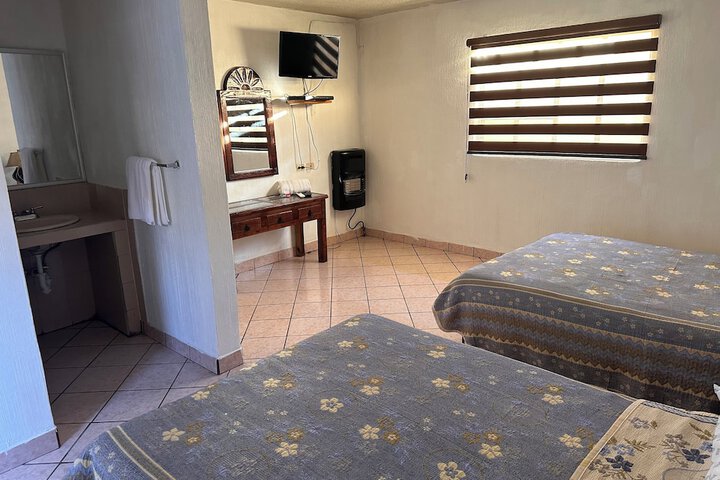 Room 2 of 44