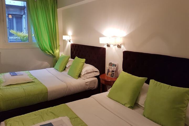 Room 27 of 225