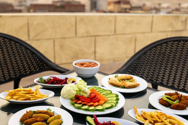 Hassan Pyramids Hotel