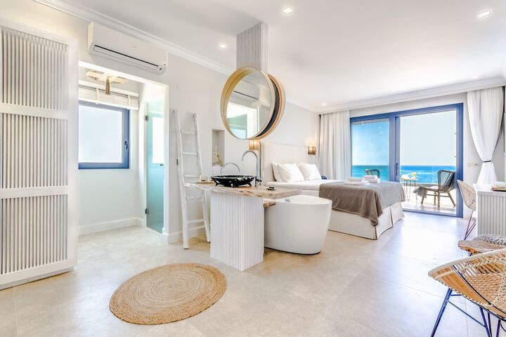 Room 28 of 105
