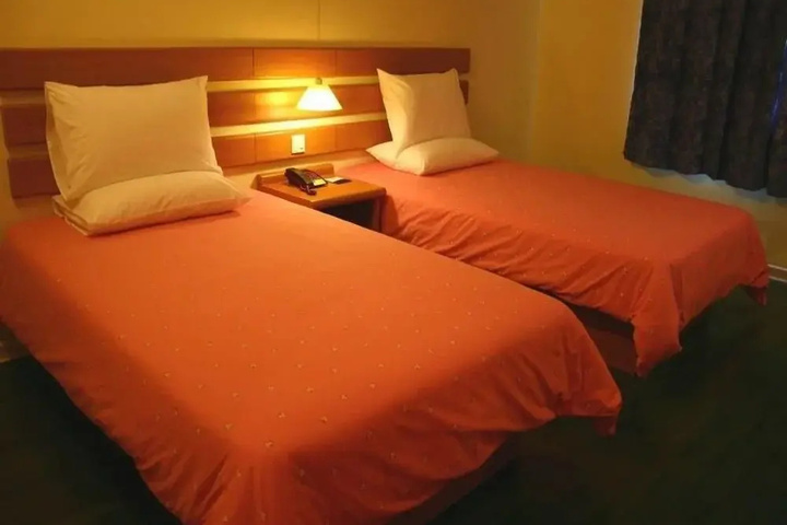 Room 5 of 14