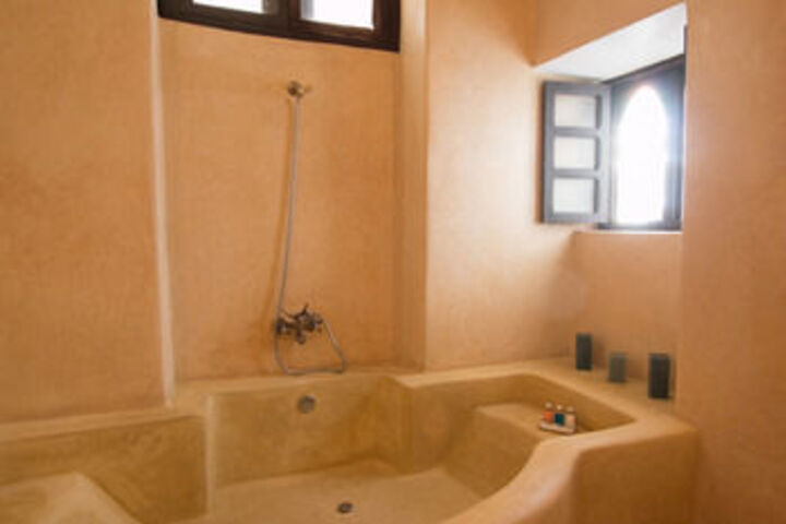 Deep Soaking Bathtub
