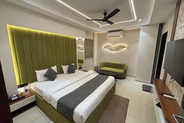 Room 10 of 56