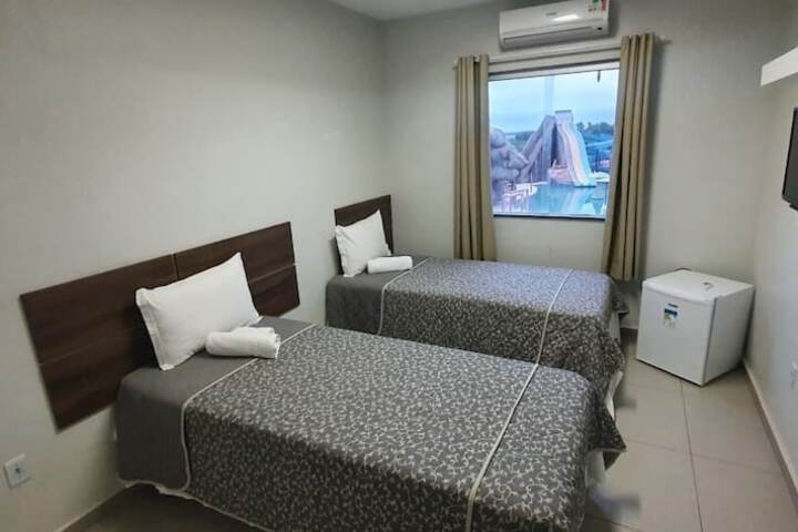 Room 5 of 16