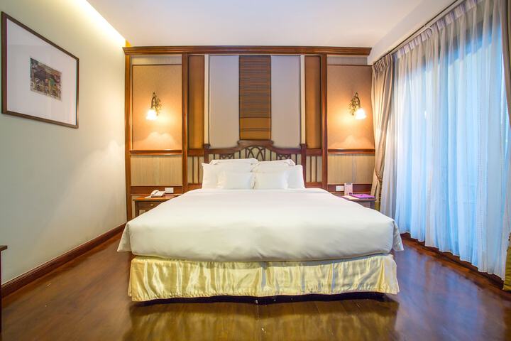 Room 9 of 53