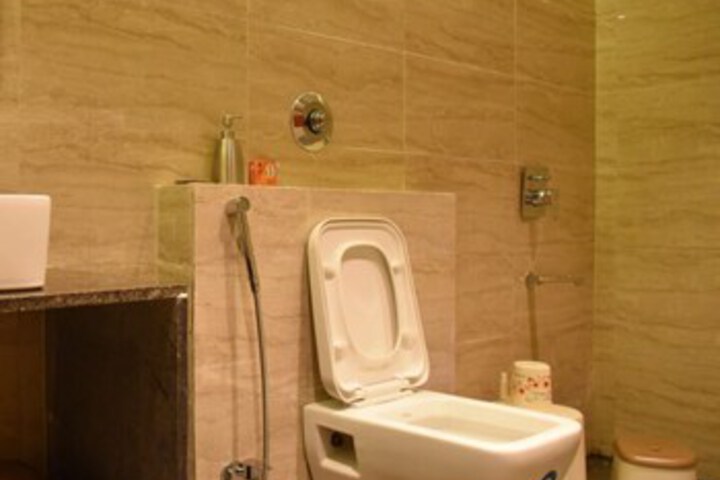 Room 4 of 54