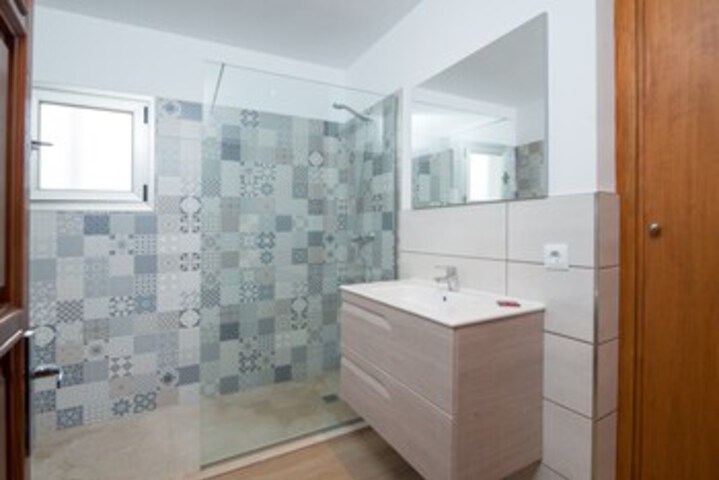 Room 3 of 42