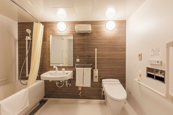 Room 12 of 18