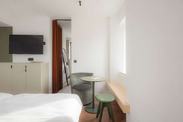 Room 20 of 46