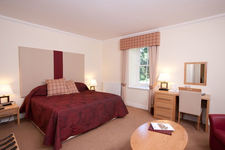 Room 3 of 100
