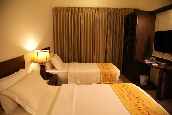 Room 12 of 154