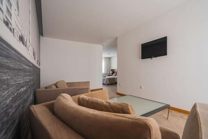 Room 19 of 43
