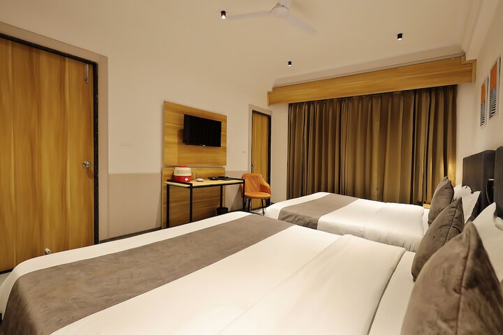 Room 14 of 34
