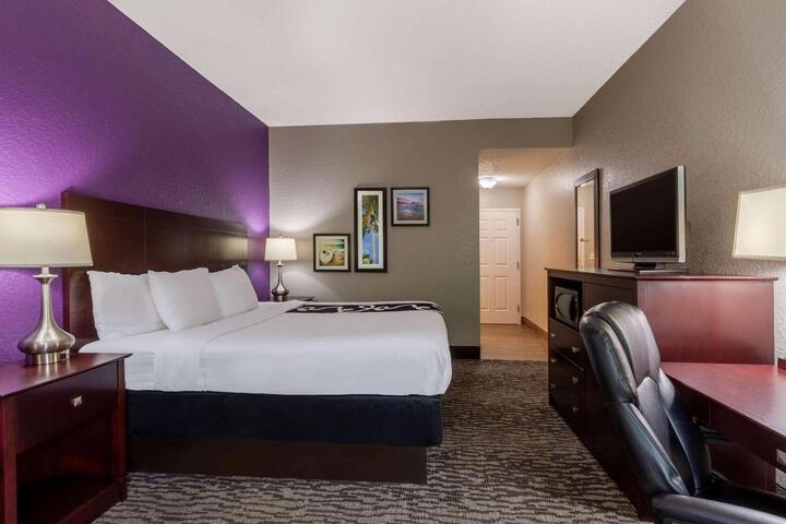 1 King Bed Accessible (7 of 15)