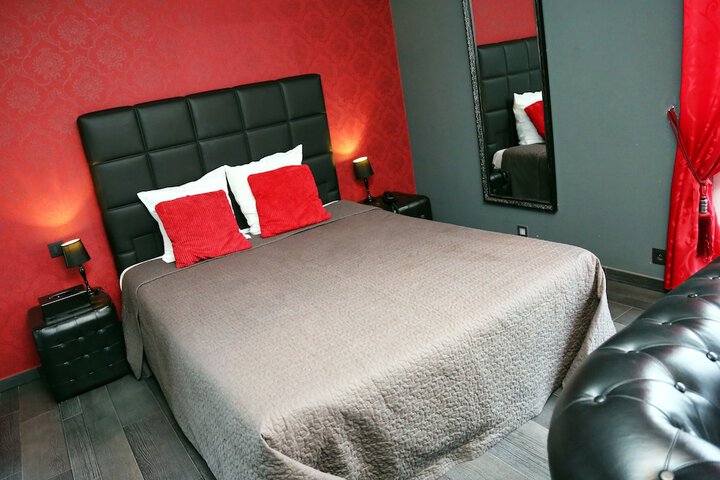 Room 13 of 161