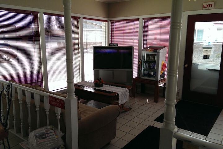 Room 19 of 36