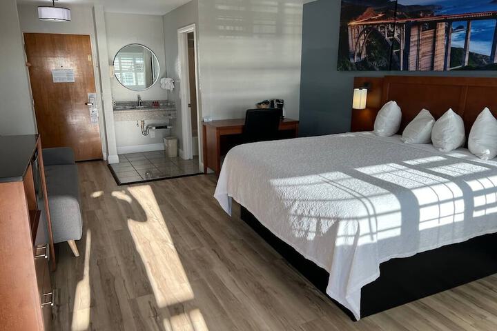Room 21 of 65