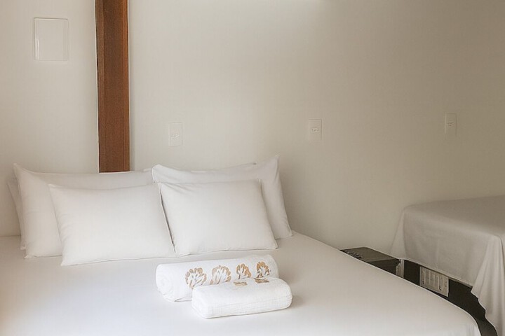 Room 9 of 27