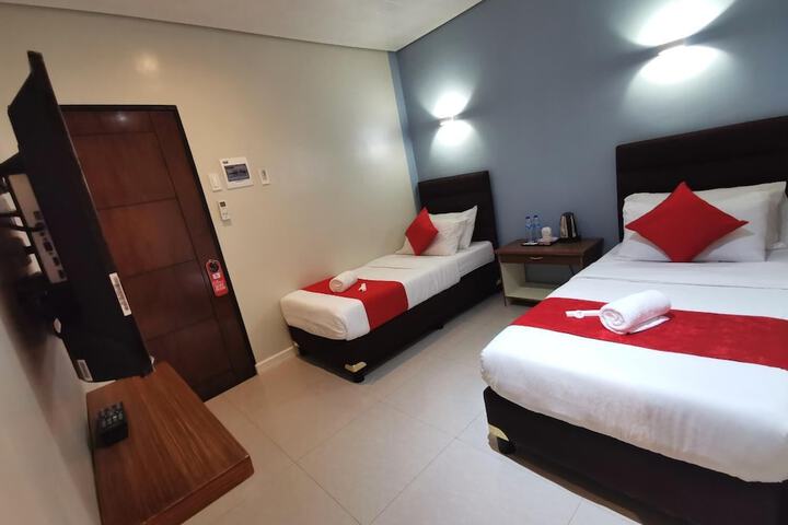 Room 6 of 25