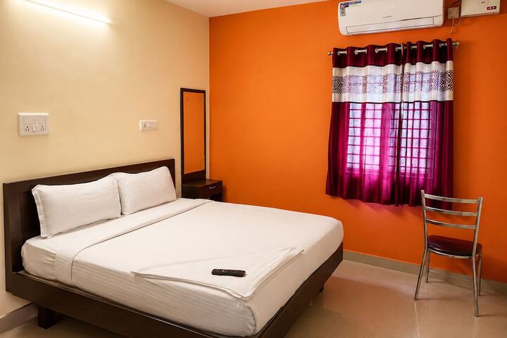 Room 13 of 21