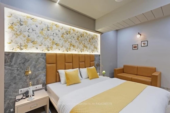 Room 2 of 7
