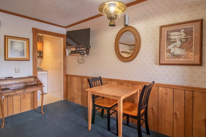 Room 28 of 175