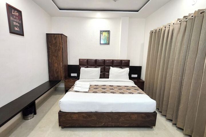 Room 37 of 64