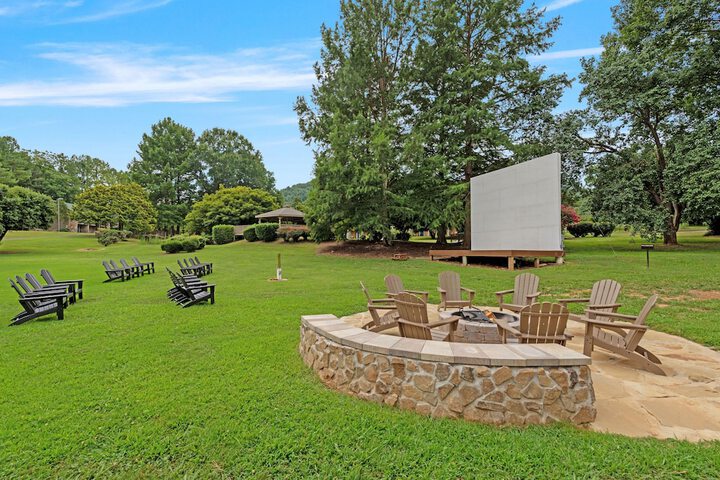 Hotel Interior 320 of 327