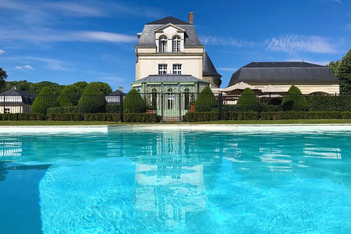 Pool 51 of 77