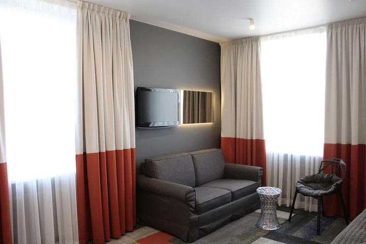 Room 27 of 111