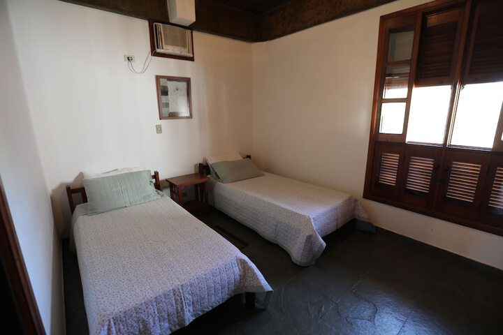Room 4 of 11