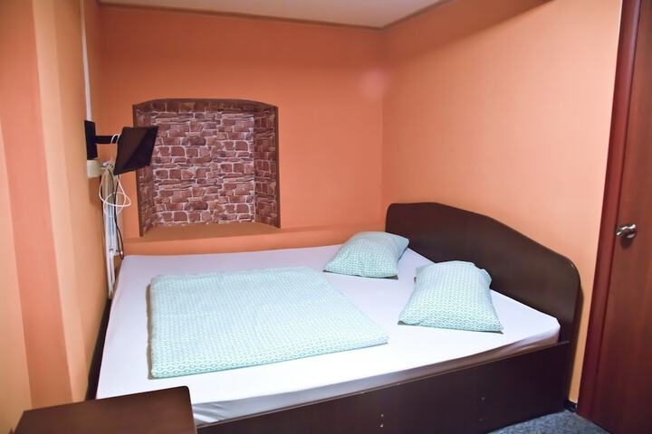 Room 13 of 67