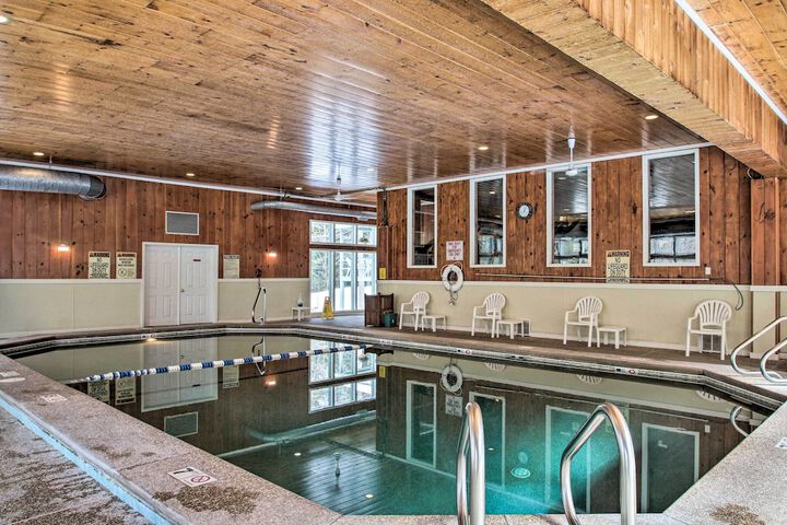 Bartlett Townhome w / Balcony: 1 Mi to Ski Resort!