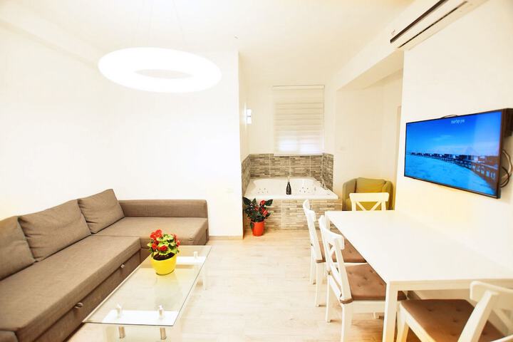 Room 10 of 78
